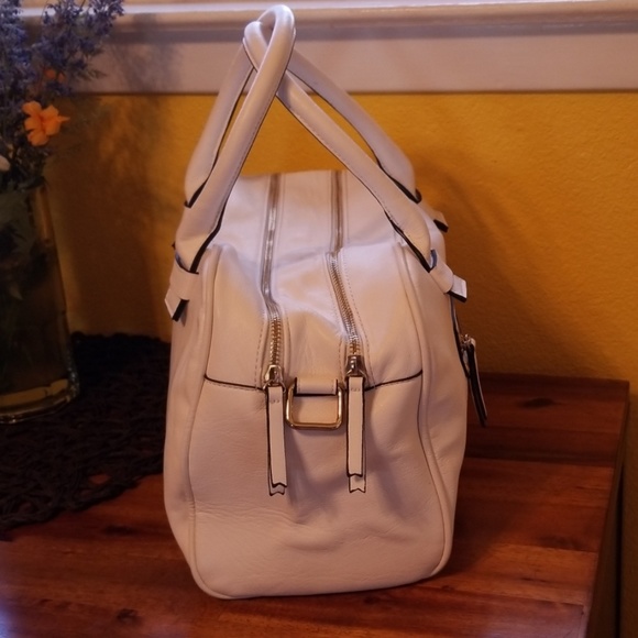 White leather double zipper purse - Picture 3 of 4